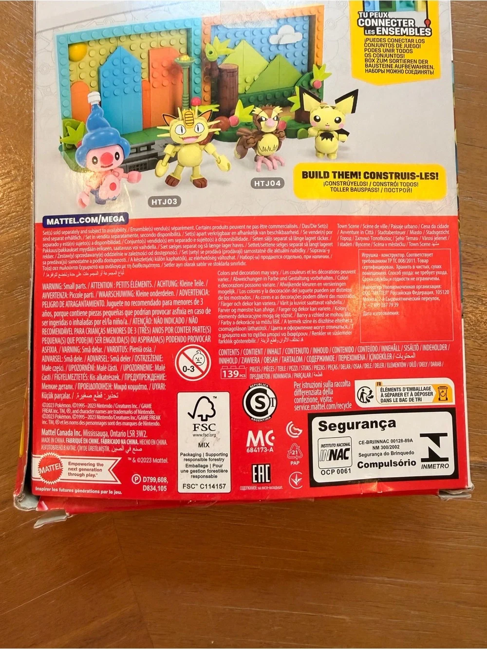 Pokémon Town Scene Building Set with Blue and Yellow Figures